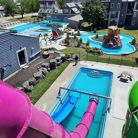 Condo avec parc aquatique ! Beaupré Extérieur photo