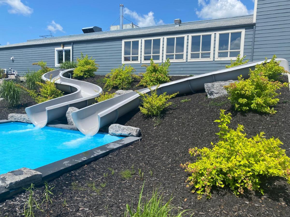 Condo avec parc aquatique ! Beaupré Extérieur photo